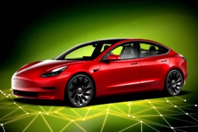 Tesla Stock Falls Amid Elon Musk’s Political Focus