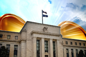 Fed’s Top Regulator Suggests Allowing Staff to Hold Small Amounts of Crypto