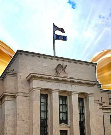Fed’s Top Regulator Suggests Allowing Staff to Hold Small Amounts of Crypto