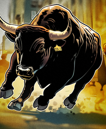 Bitcoin Lags Behind as Nasdaq Hits Record Highs