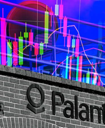 Palantir’s AI Momentum Grows, But Analysts Urge Caution