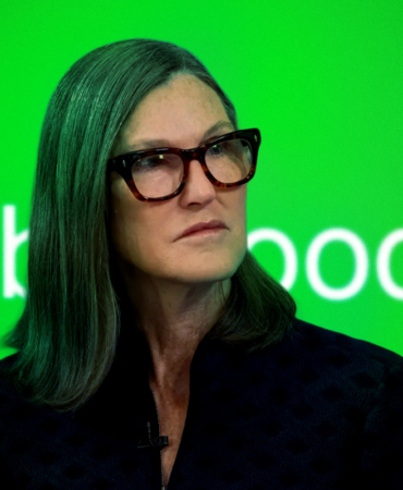 Cathie Wood’s Ark Invest Increases Stake in Robinhood as Crypto Trading Grows
