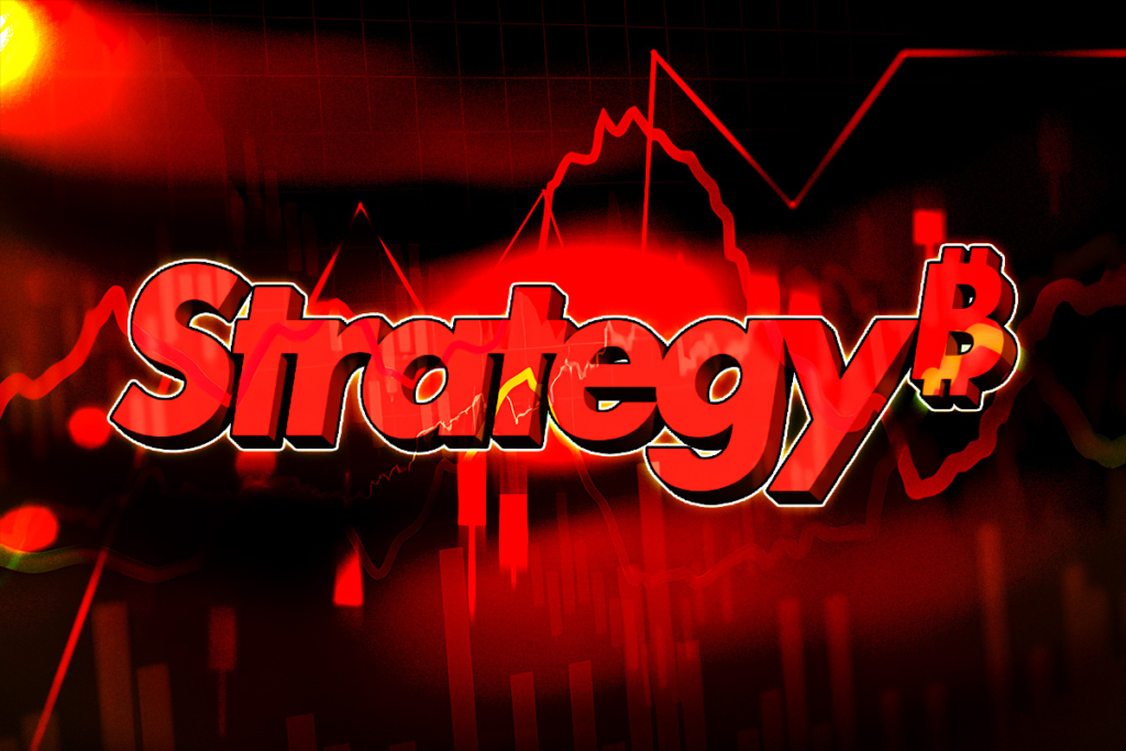 MSTR Stock Plunges as Bitcoin Hits Lowest Levels Since May 2025