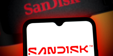 SanDisk’s First Day in the S&P 500 Brings Sharp Swings and Heavy Trading