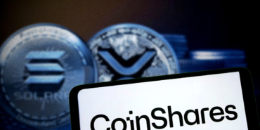 CoinShares Exits XRP and SOL ETF Battle Despite Altcoin Frenzy