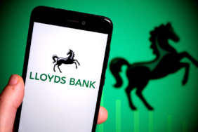 Forget Tech Stocks Lloyds Is the Market Star This Year!