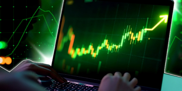 Crypto Market Faces $3 Trillion Cap Risk Amid Bitcoin Drop