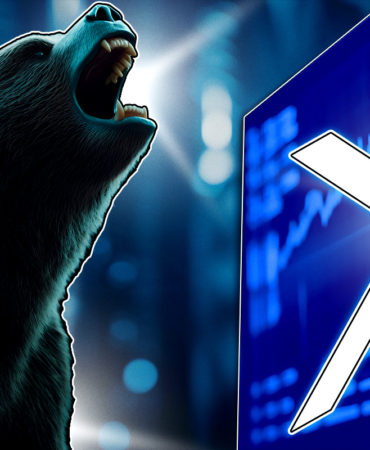 XRP Nears Triangle Base Rare On-Chain Signal Offers Bullish Glimmer